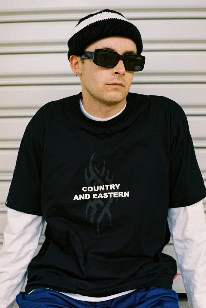 COUNTRY TEE / FADED BLACK